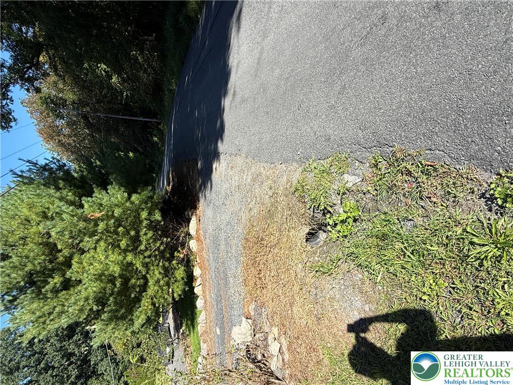 3240 Woodland Drive Property Photo 14