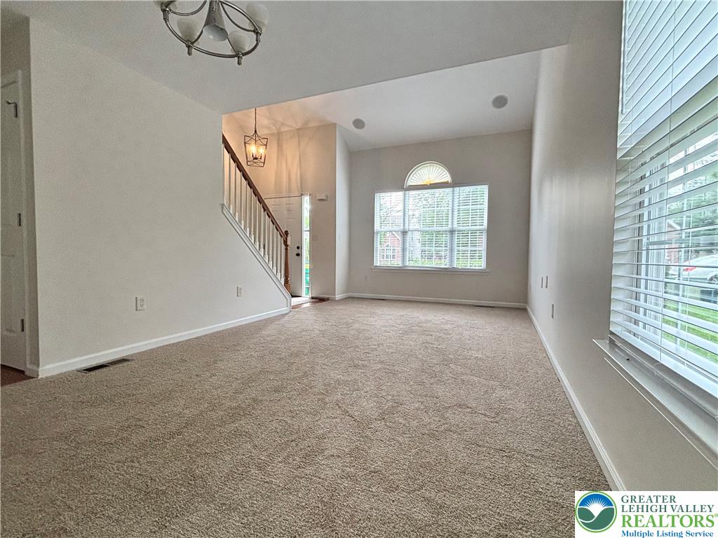1537 Cambridge Drive Property Photo 6