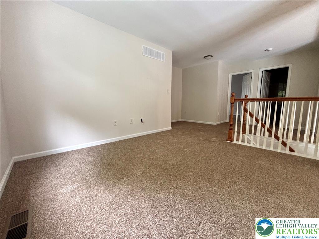 1537 Cambridge Drive Property Photo 11