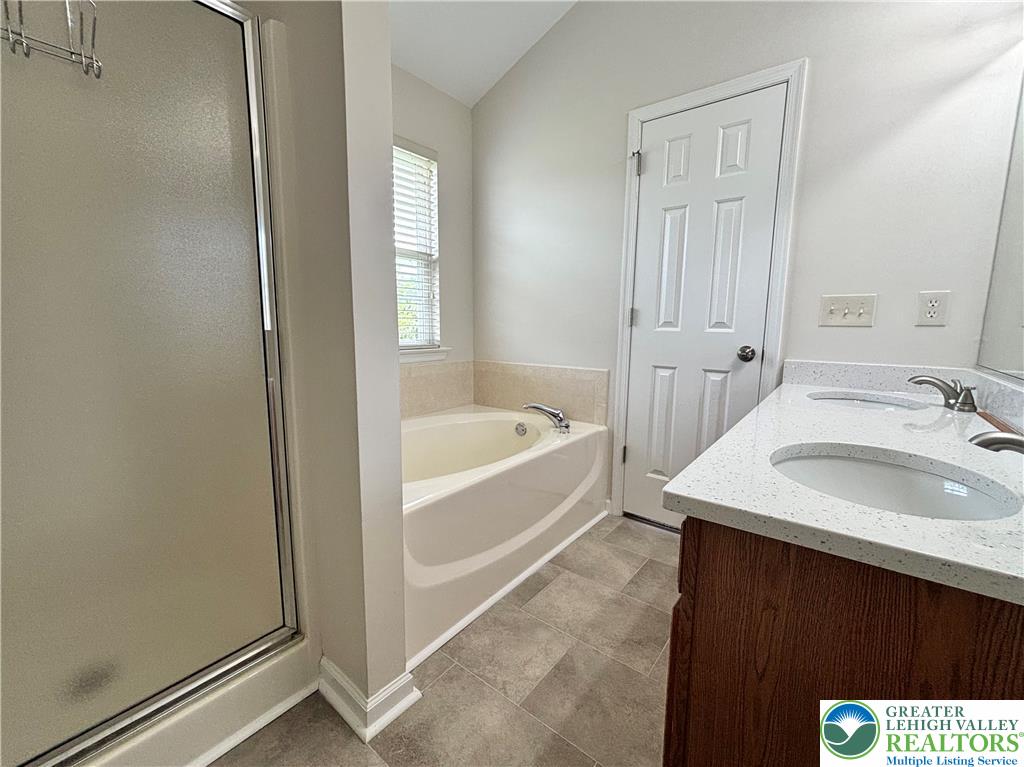 1537 Cambridge Drive Property Photo 17