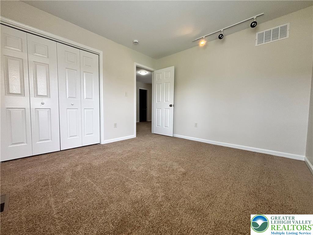 1537 Cambridge Drive Property Photo 18