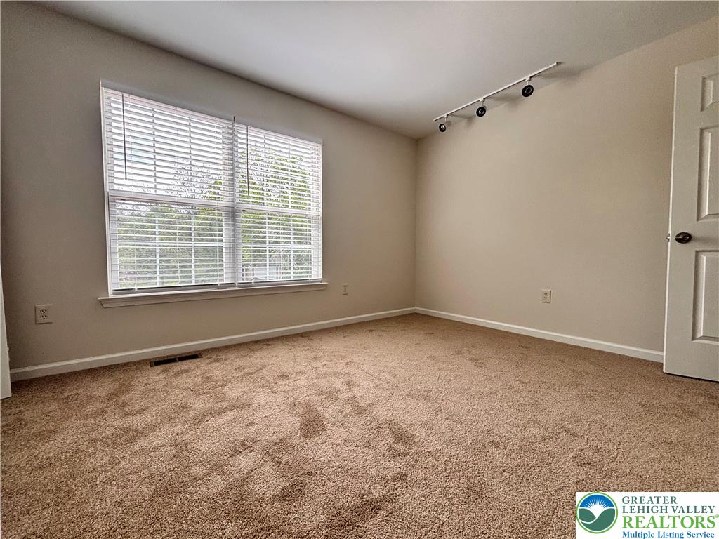 1537 Cambridge Drive Property Photo 19