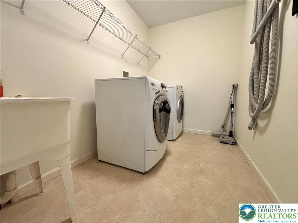 1537 Cambridge Drive Property Photo 20