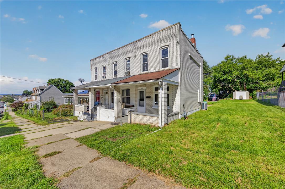 205 North Irving Street Property Photo 5
