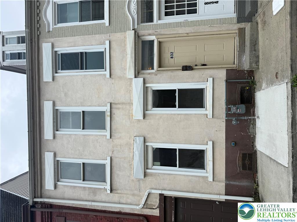 832 Chestnut Street Property Photo 1