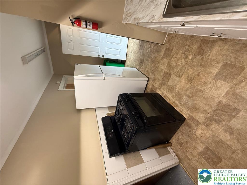 832 Chestnut Street Property Photo 16
