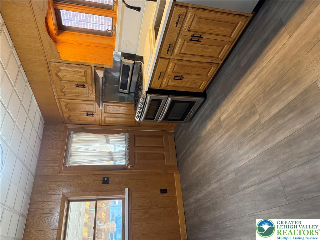 2014 West Green Street Property Photo 6