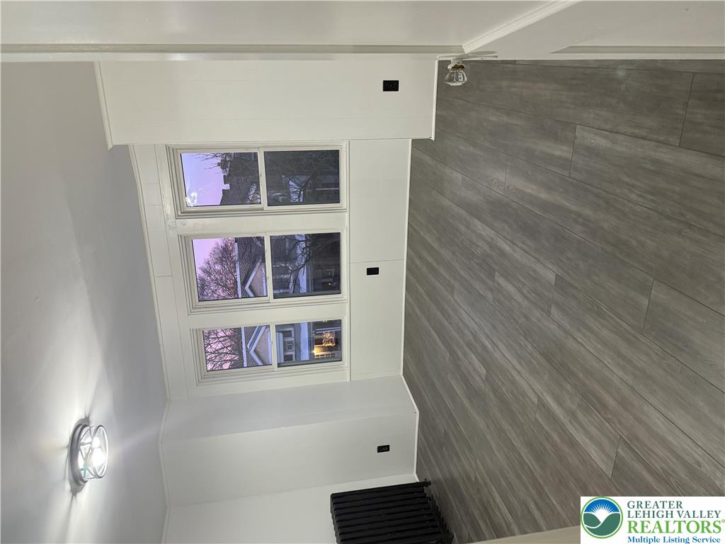 2014 West Green Street Property Photo 8