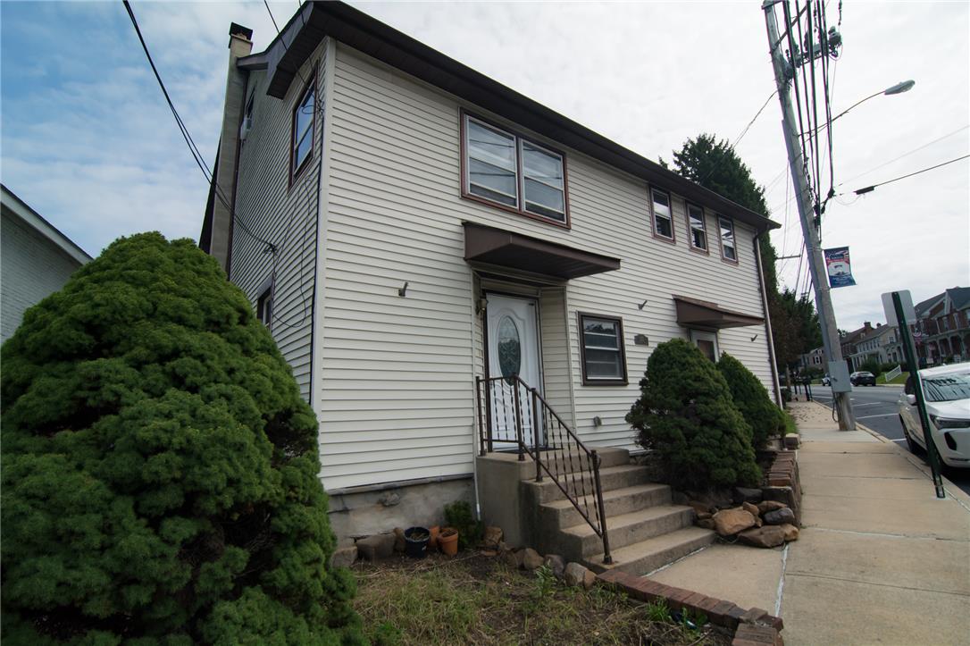 215 Franklin Street Property Photo 2