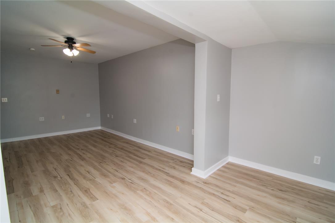 215 Franklin Street Property Photo 17