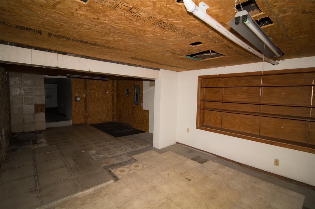 215 Franklin Street Property Photo 25