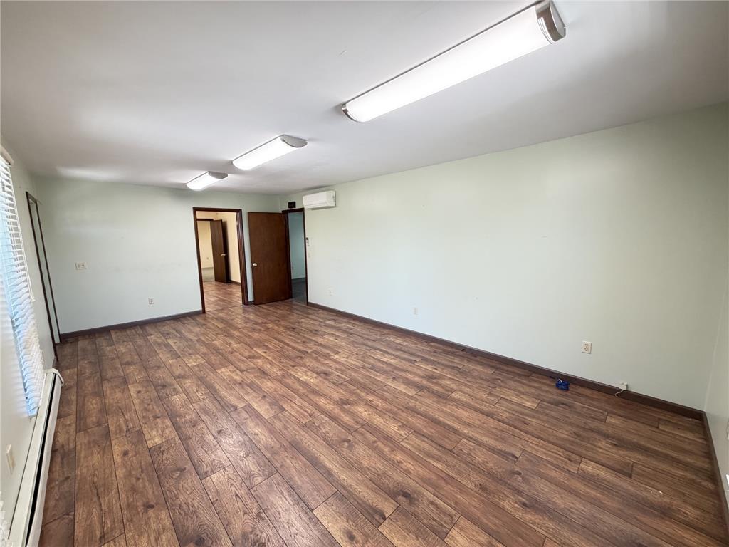 350 North Pine Street Property Photo 10