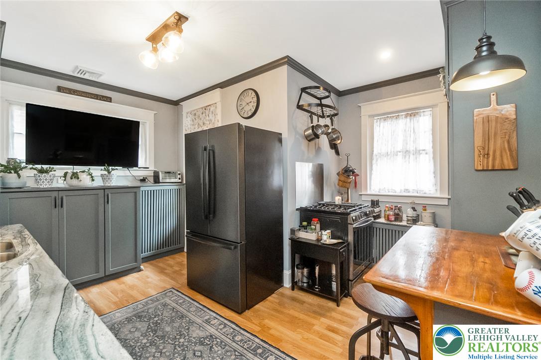 1216 Lorain Avenue Property Photo 12