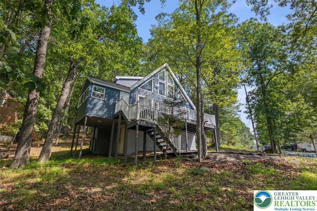 272 Stafford Drive Property Photo 2