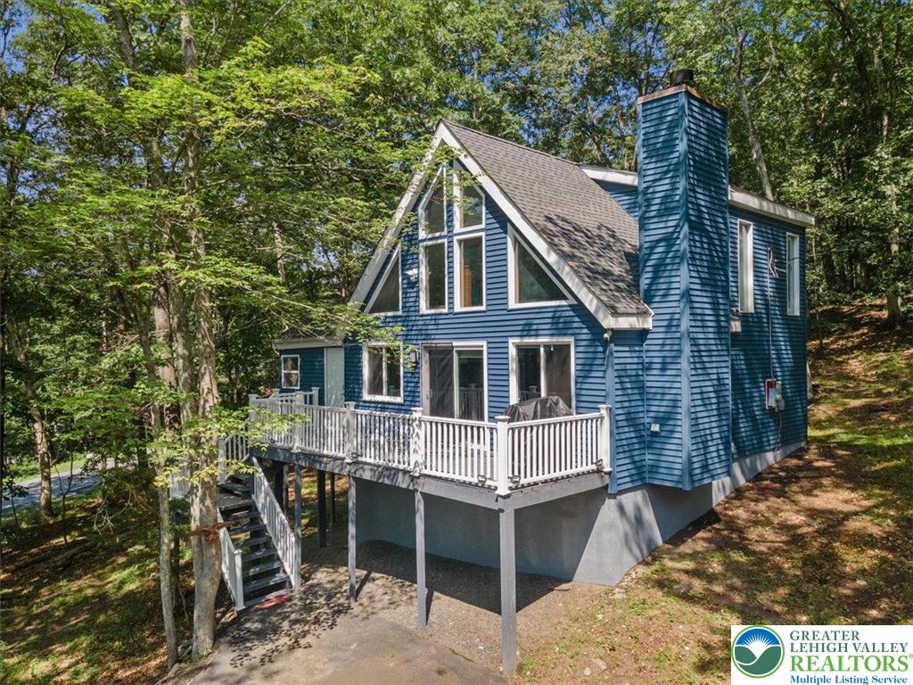 272 Stafford Drive Property Photo 3