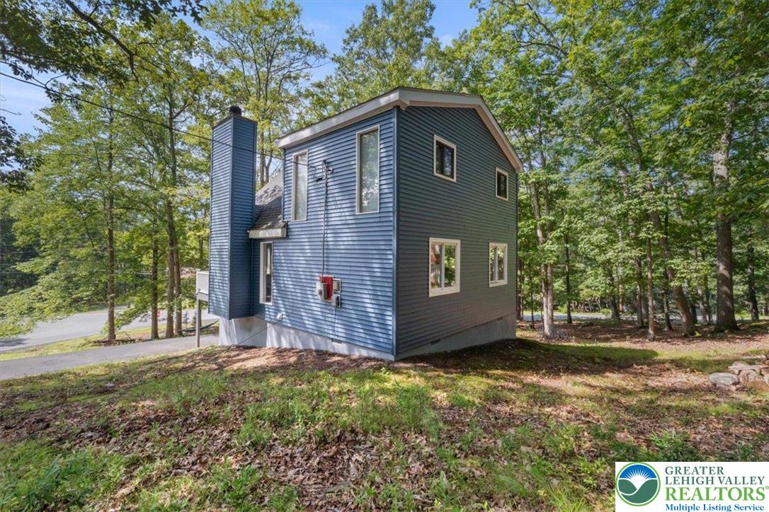 272 Stafford Drive Property Photo 4