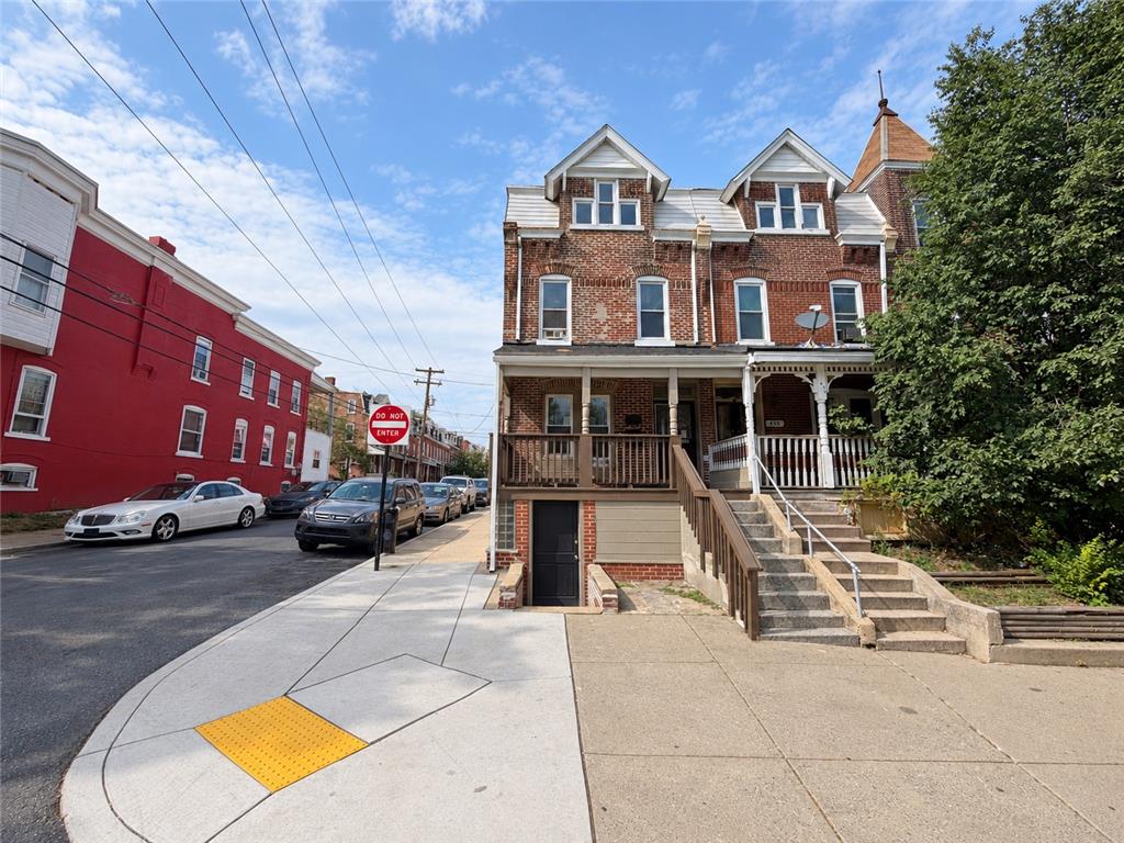 437 West Allen Street Property Photo 1
