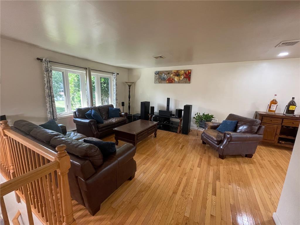 219 Murray Drive Property Photo 6