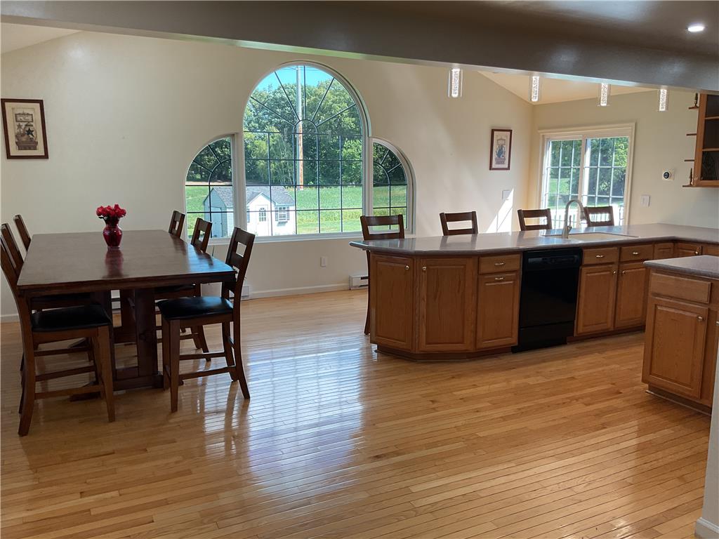 219 Murray Drive Property Photo 8