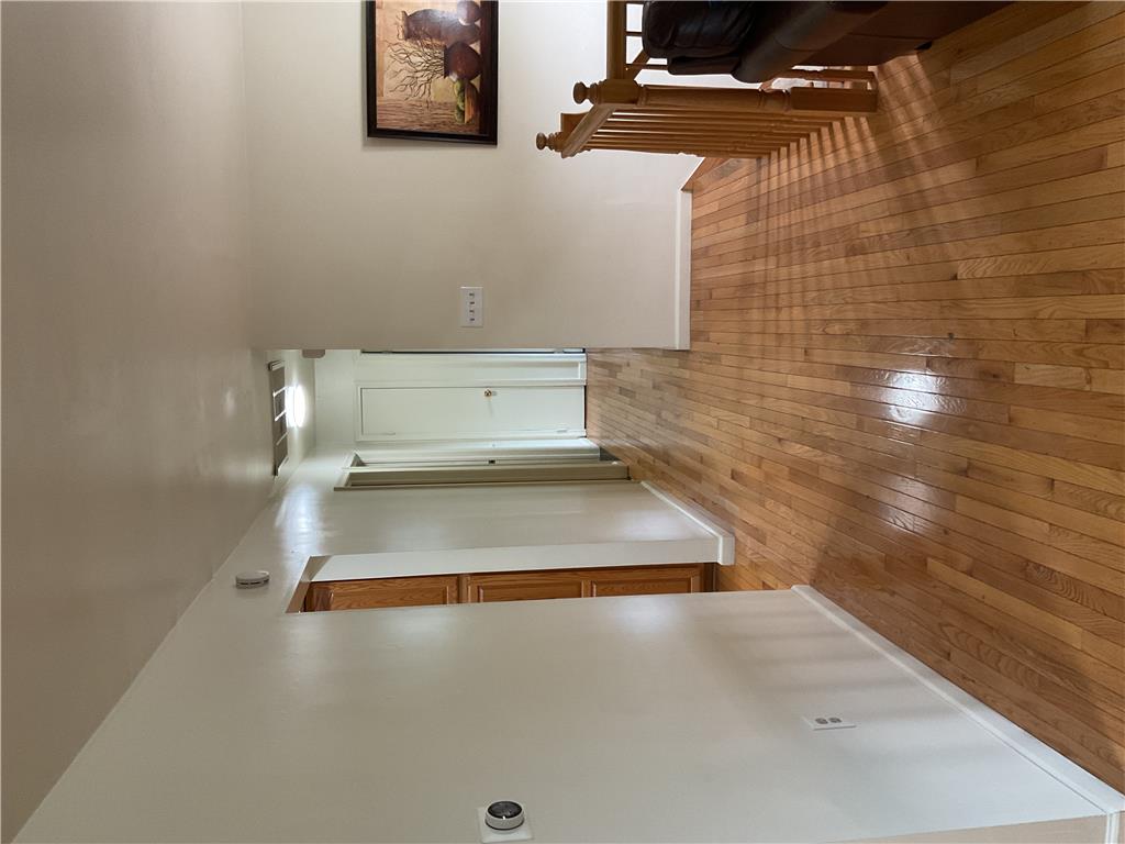 219 Murray Drive Property Photo 14