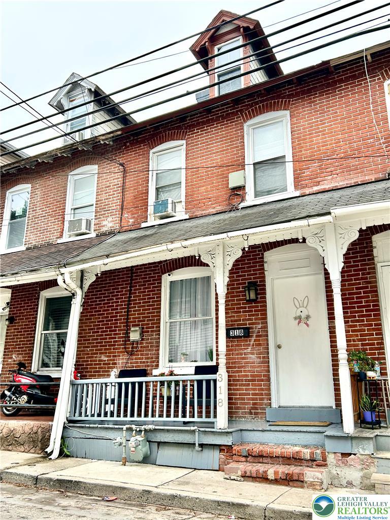 318 North Fountain Street Property Photo 1