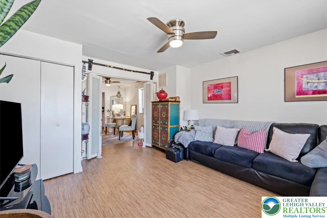 676 Pine Street Property Photo 15