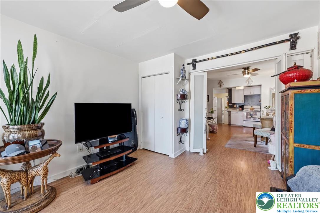 676 Pine Street Property Photo 16