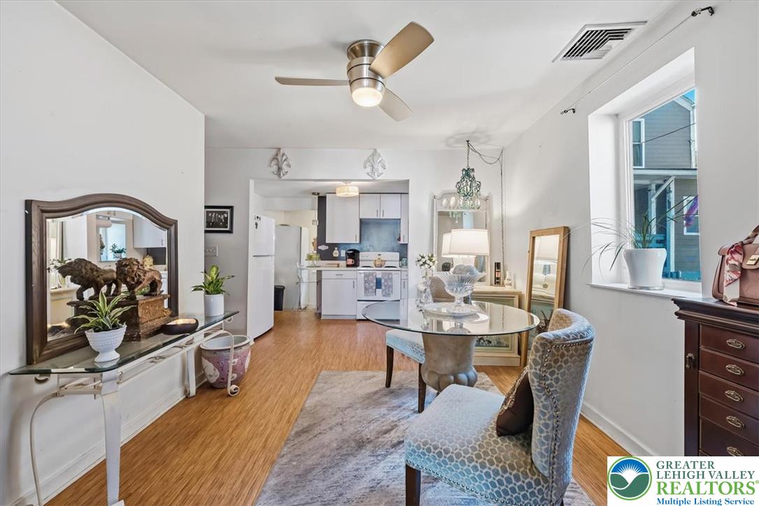 676 Pine Street Property Photo 17