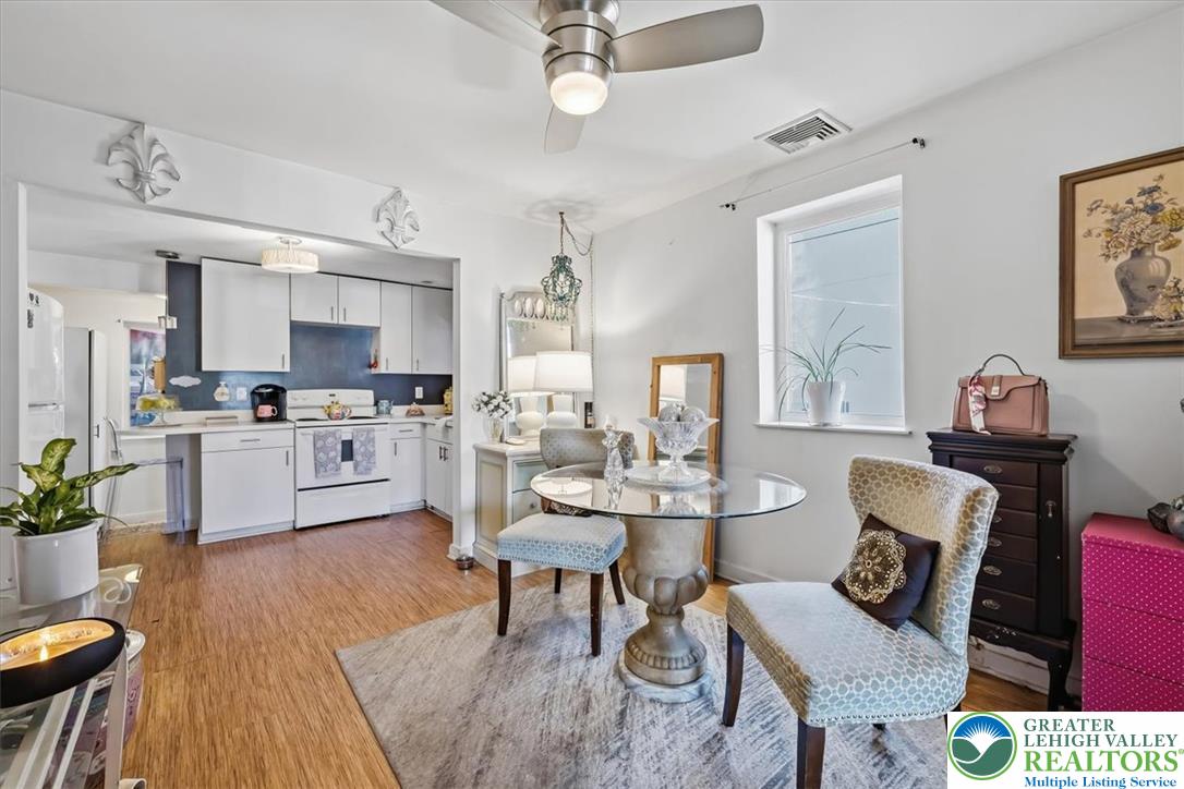 676 Pine Street Property Photo 18