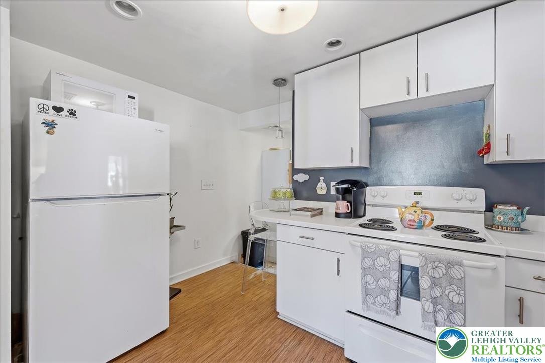 676 Pine Street Property Photo 23