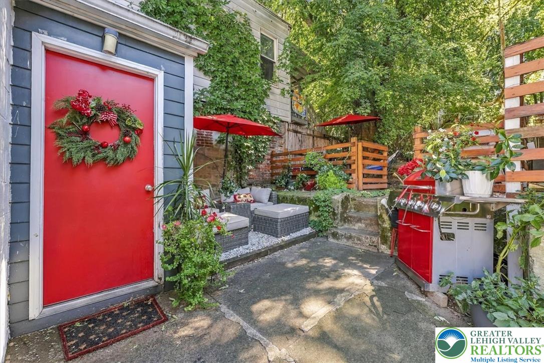 676 Pine Street Property Photo 26