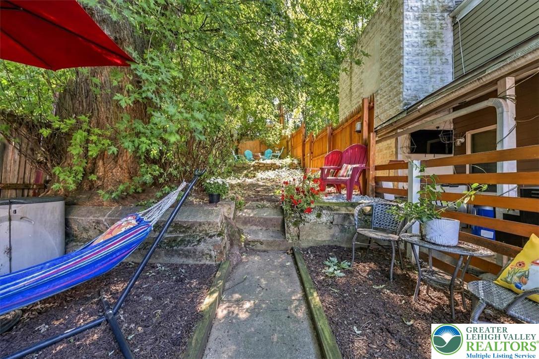 676 Pine Street Property Photo 28