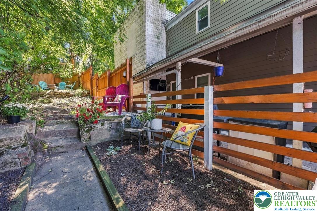 676 Pine Street Property Photo 29