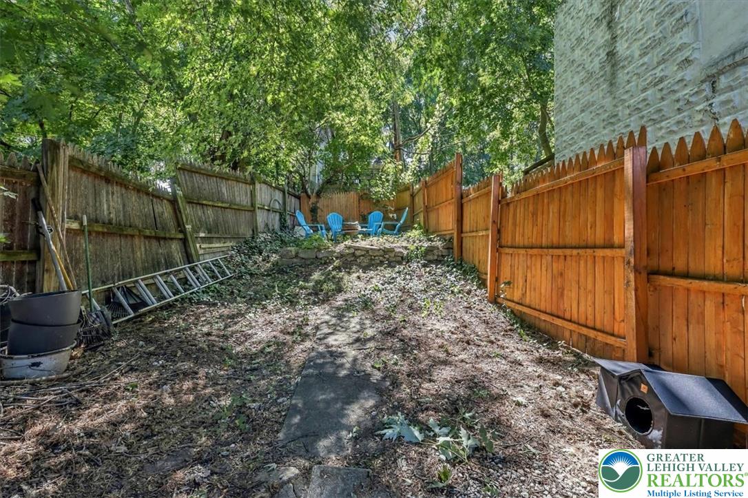 676 Pine Street Property Photo 30