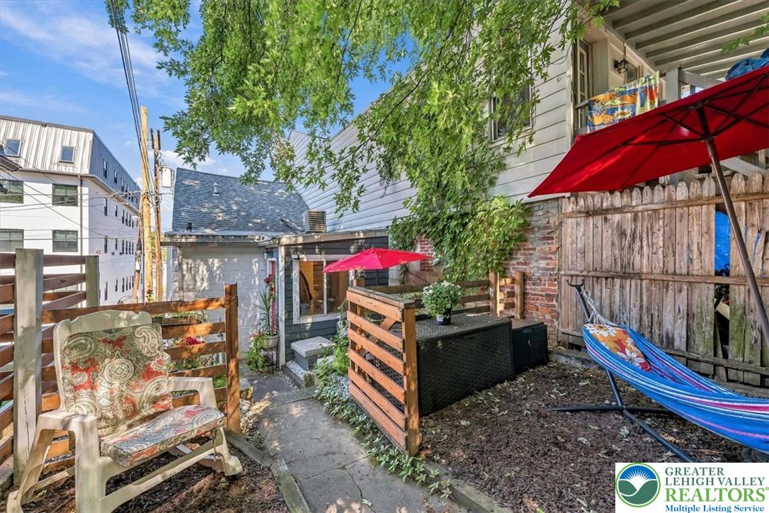 676 Pine Street Property Photo 32