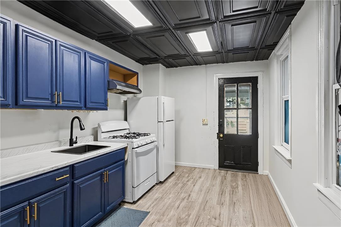 29 Warren Street Property Photo 4