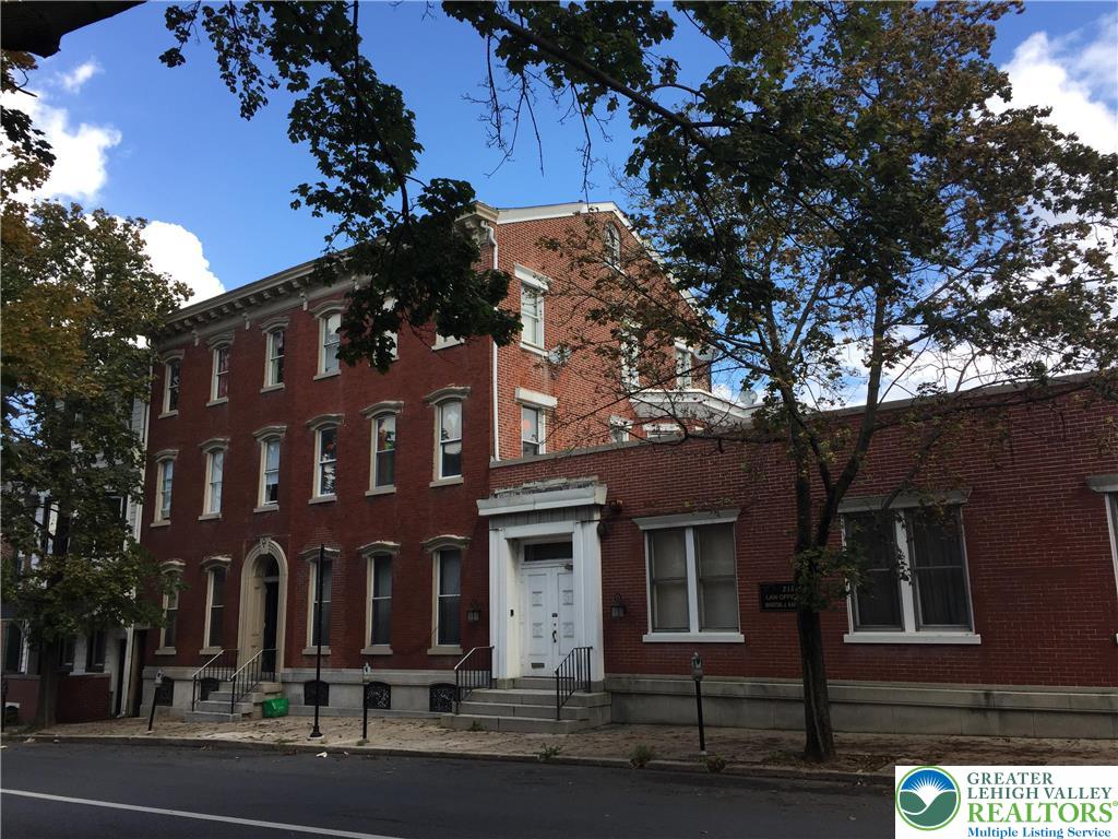 215 N 9th Street Property Photo 1