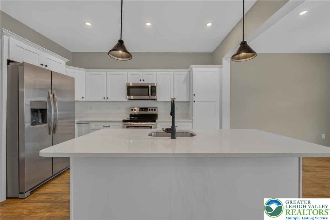 546 North Street Property Photo 11