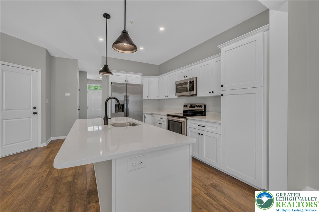 546 North Street Property Photo 12