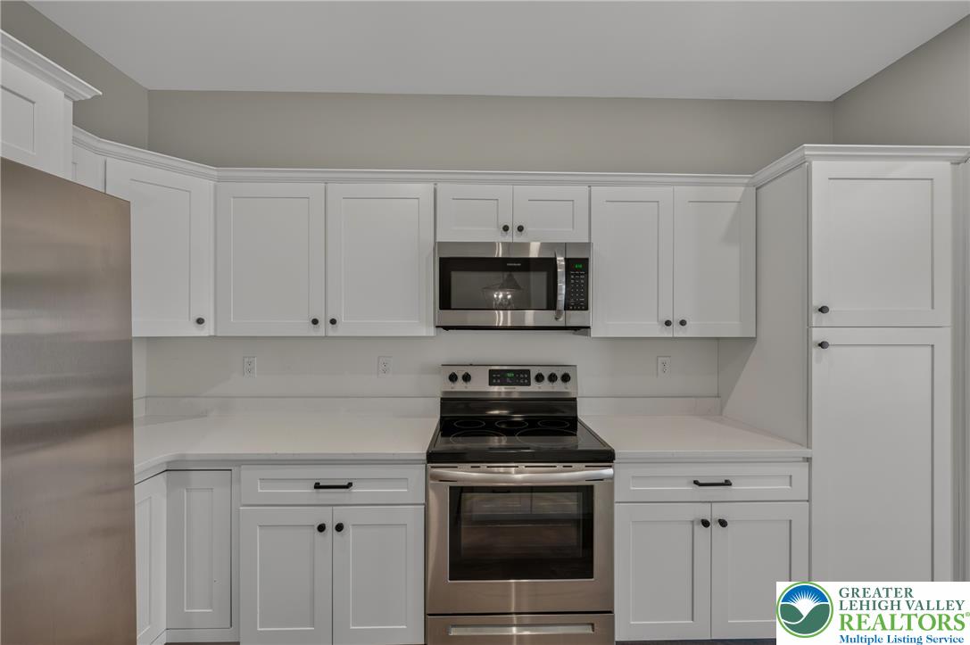 546 North Street Property Photo 14