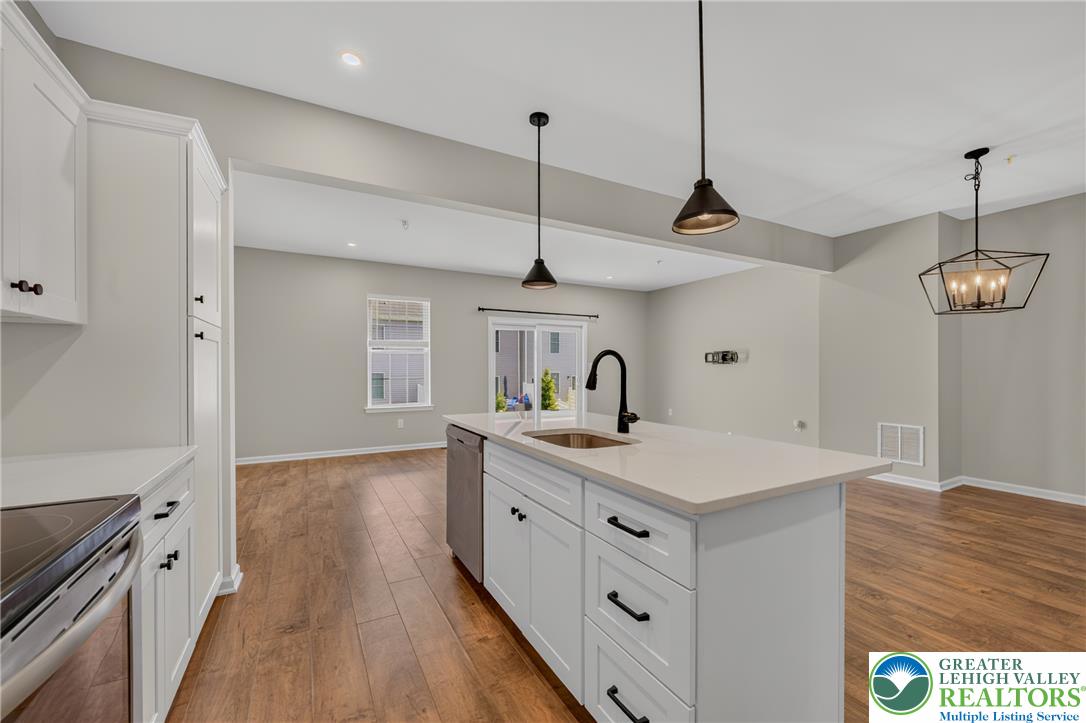 546 North Street Property Photo 15