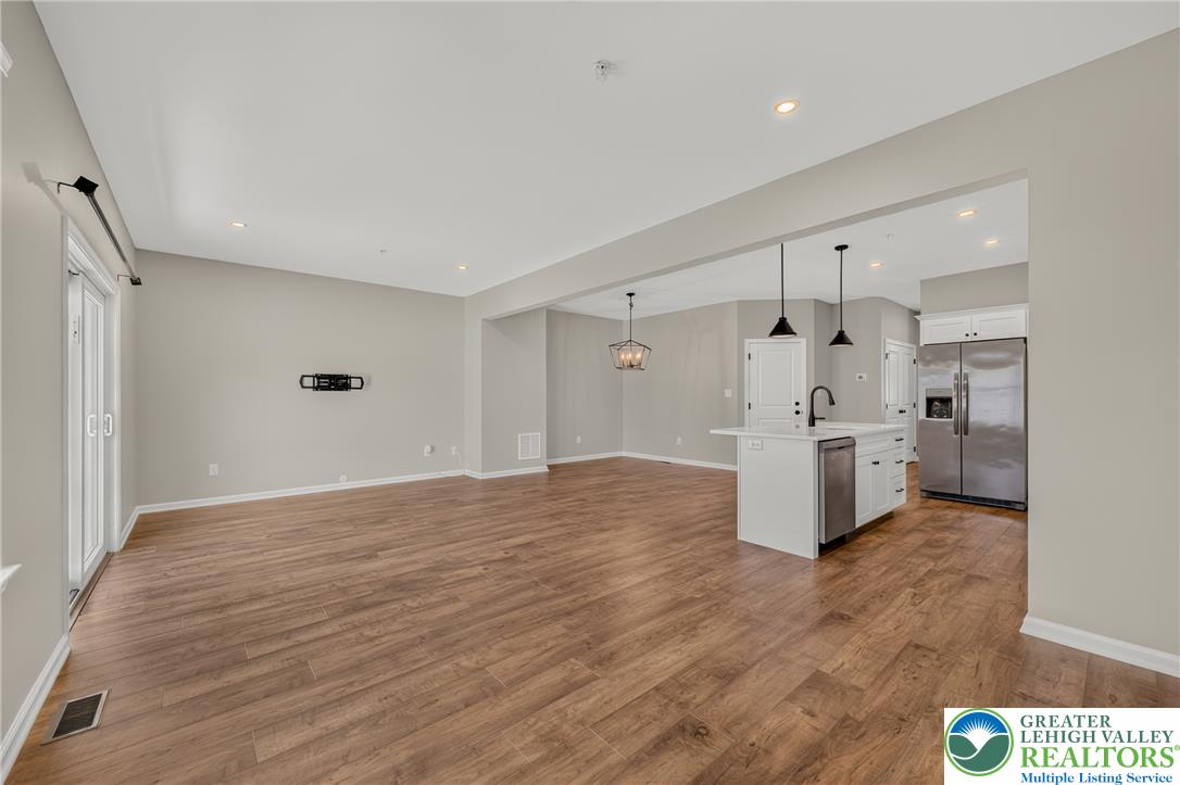 546 North Street Property Photo 16