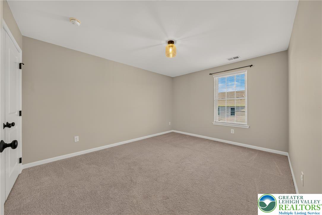 546 North Street Property Photo 18