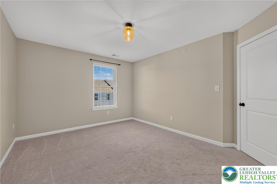546 North Street Property Photo 19