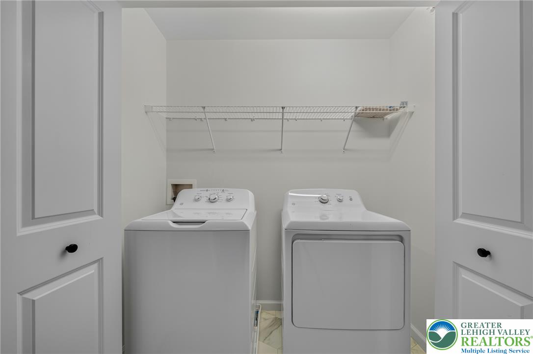 546 North Street Property Photo 22
