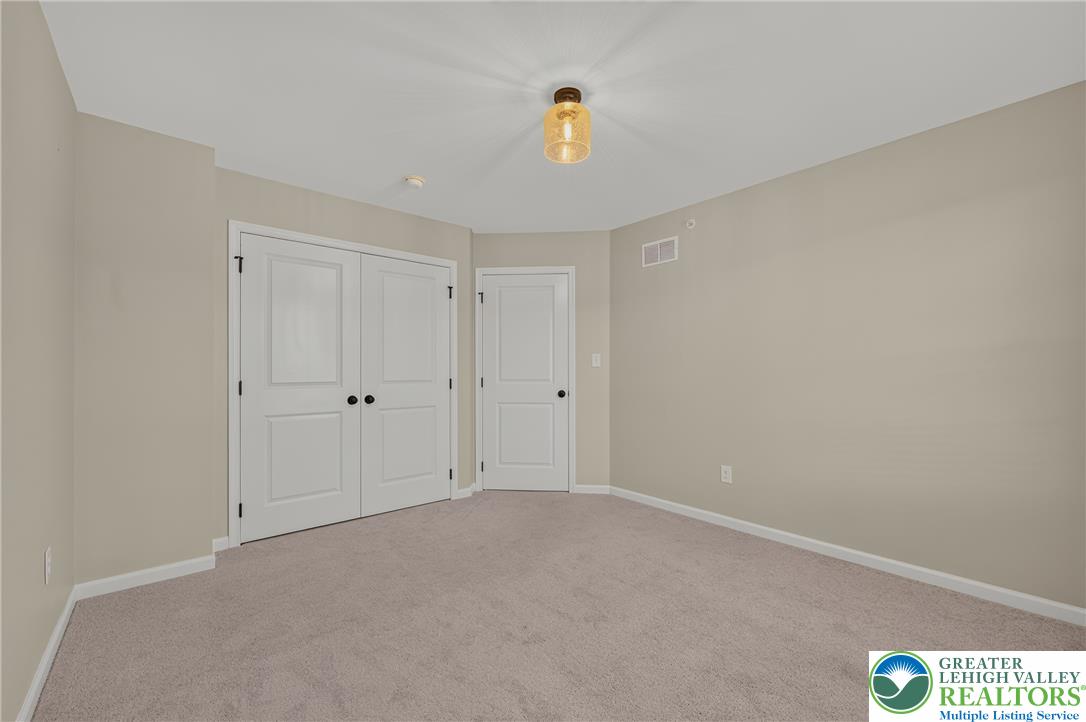 546 North Street Property Photo 24