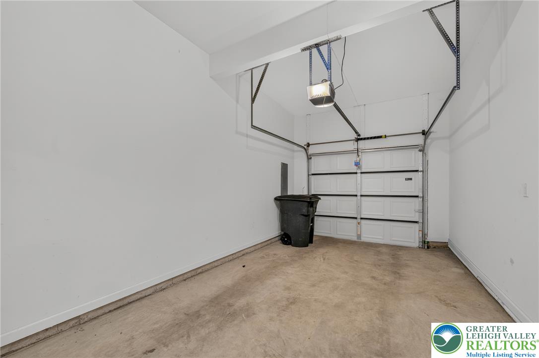 546 North Street Property Photo 31