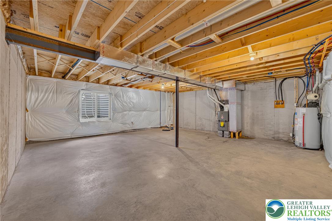 546 North Street Property Photo 33
