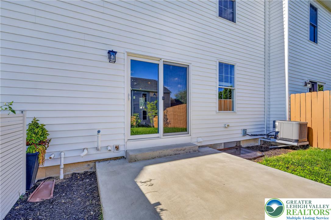 546 North Street Property Photo 35