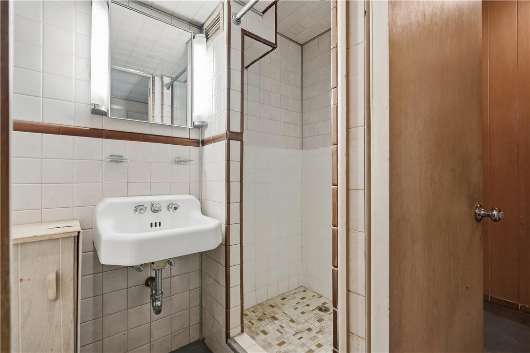 527 28th Street Property Photo 49